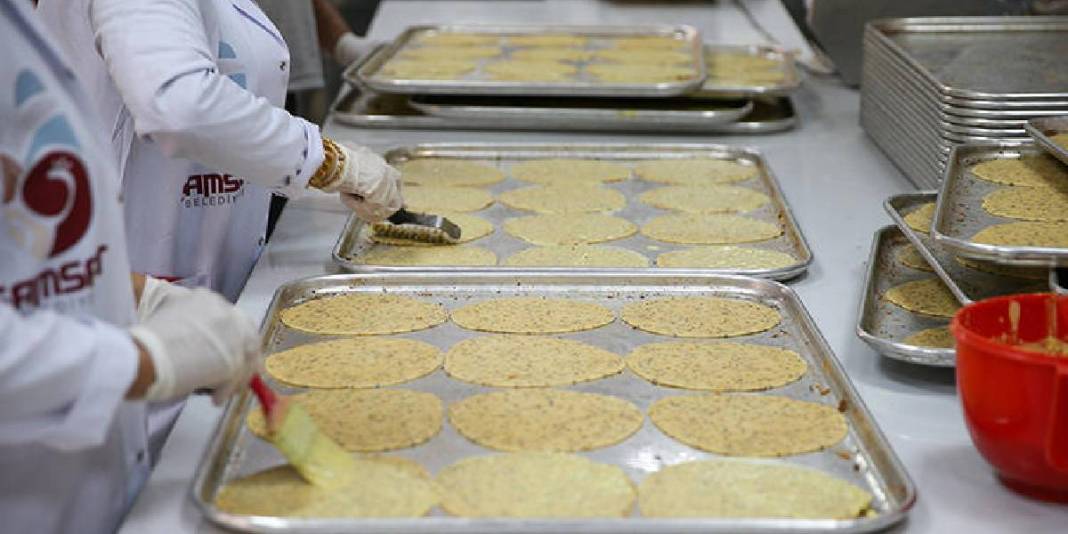 Eskiden bayramlarda yapılırdı şimdi tüm yıl üretiliyor! Kadınlara ekmek kapısı olan tesis: Türkiye’nin her yerine gönderiliyor 1